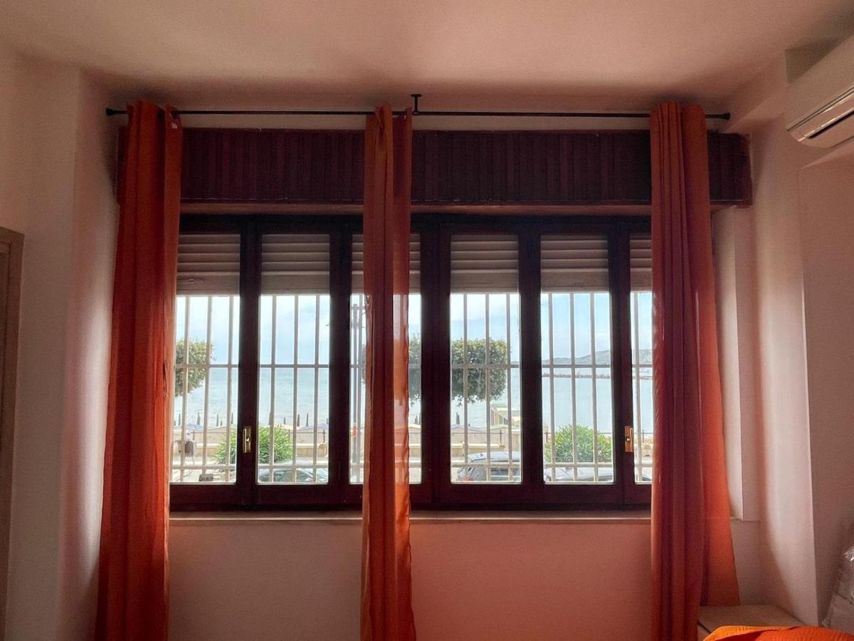 La Finestra Sul Mare B&B Κρότωνας Εξωτερικό φωτογραφία